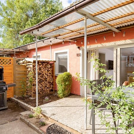 Gemutliches Tinyhouse Bungalow Mit Kamin & Sauna Am See Йоахімсталь Екстер'єр фото